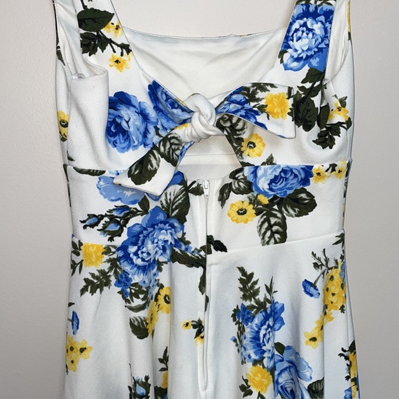 B. Darlin Dress Square Neck Floral Fit & Flare Dress Size Juniors 5/6 - Picture 5 of 8